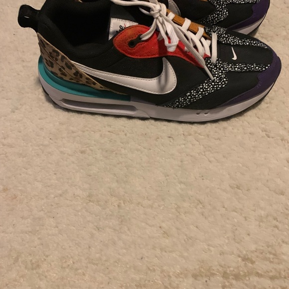 Nike Air Max Dawn SE Sneakers in Black, White, and Purple with Leopard Accents - Picture 13 of 16